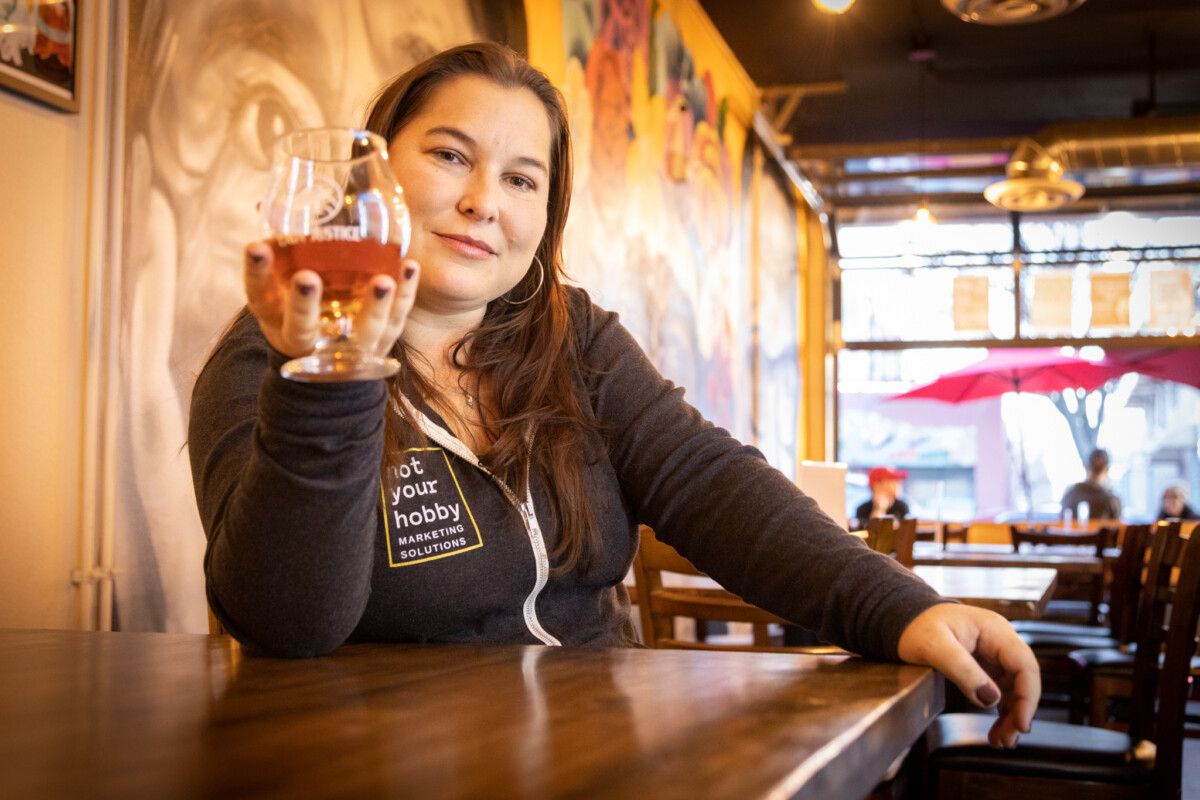 julie rhodes 111421 kh 1 b35248f7bda620eab0fd4e1f4f36b143